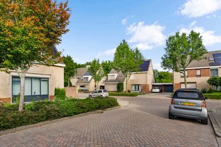 Photo 30 of Leesjongenstraat 17