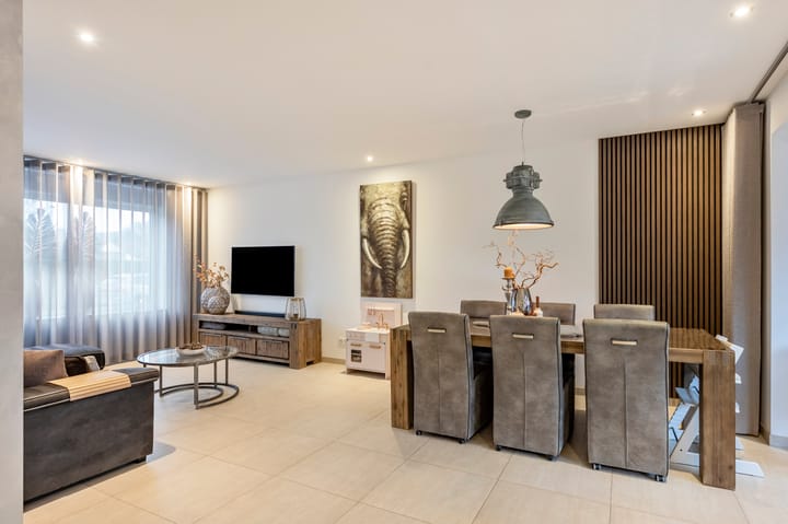 Photo 2 of Swentiboldstraat 26