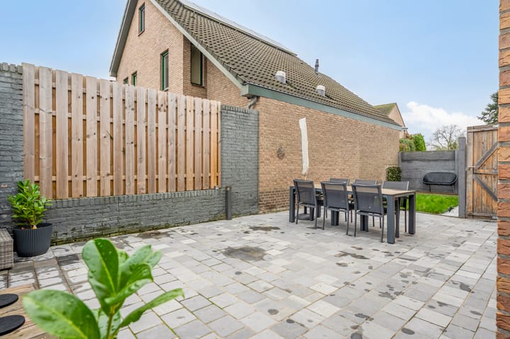 Photo 5 of Swentiboldstraat 26