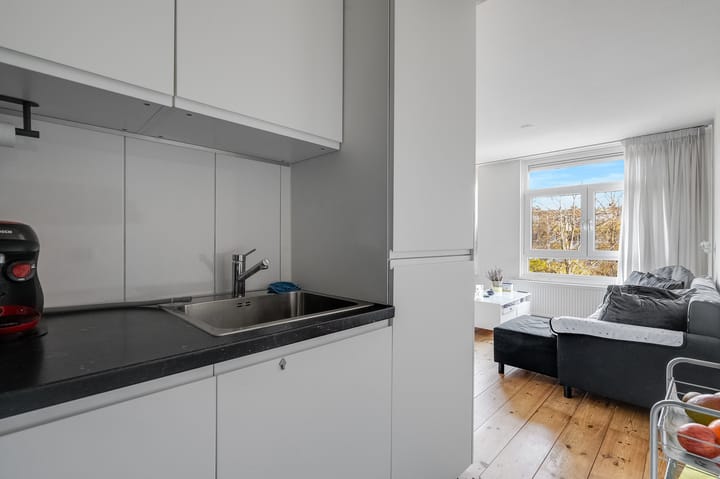 Photo 4 of Werkendamstraat 22