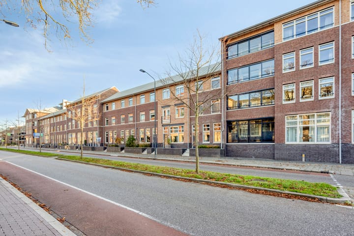 Koopmanstraat 38