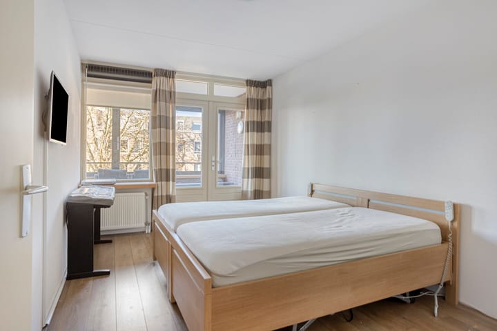 Photo 17 of Koopmanstraat 38