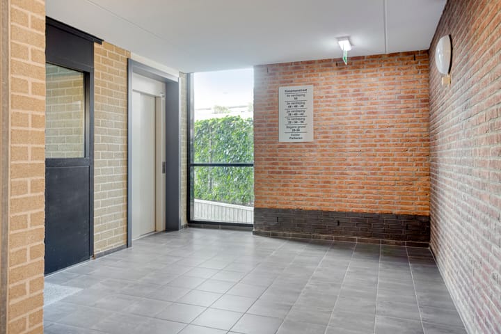 Photo 8 of Koopmanstraat 38