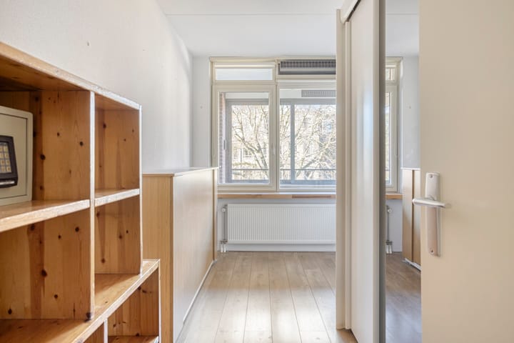 Photo 21 of Koopmanstraat 38