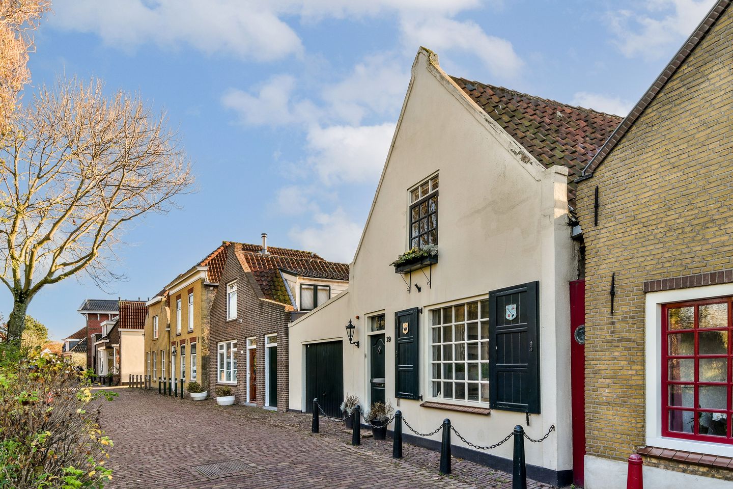 Photo 1 of Noordeinde 19