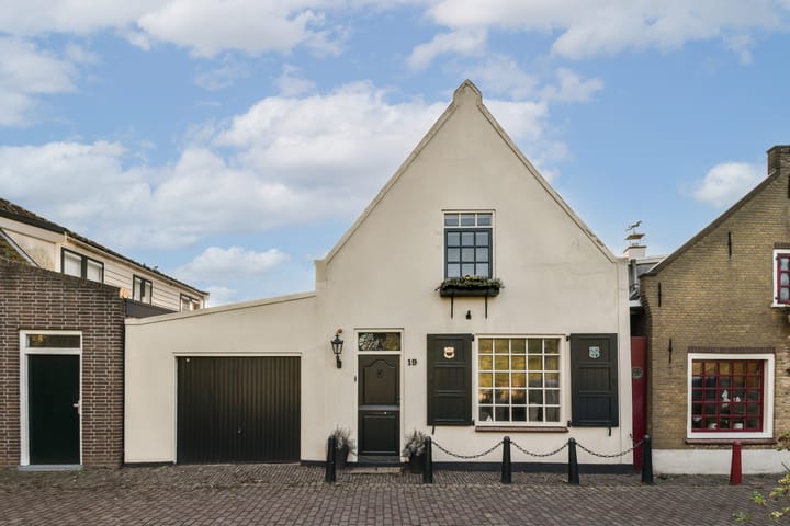 Photo 4 of Noordeinde 19