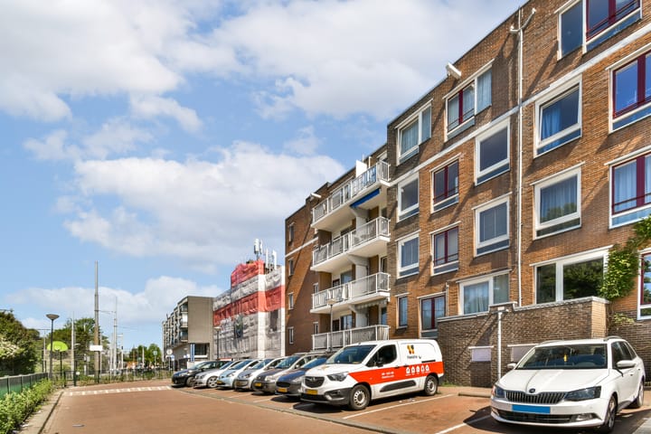 Photo 6 of Minahassastraat 8-C