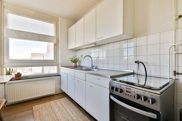 Photo 11 of Minahassastraat 8-C