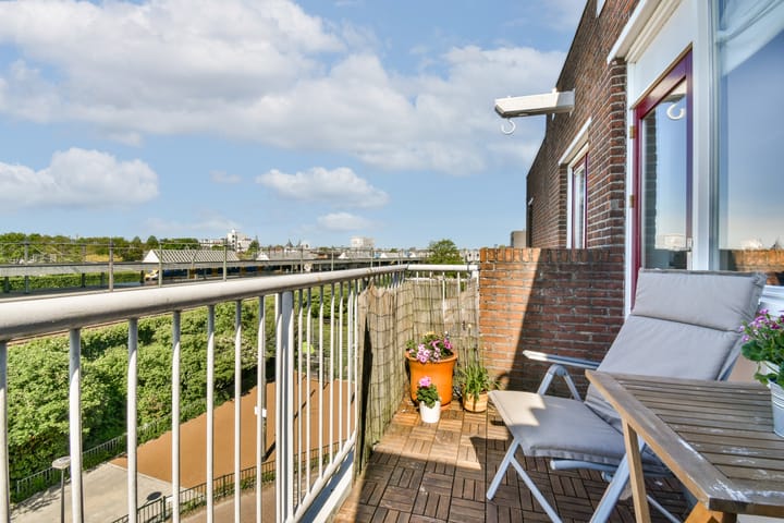 Photo 14 of Minahassastraat 8-C