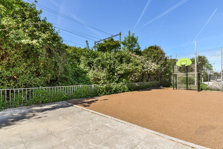 Photo 20 of Minahassastraat 8-C