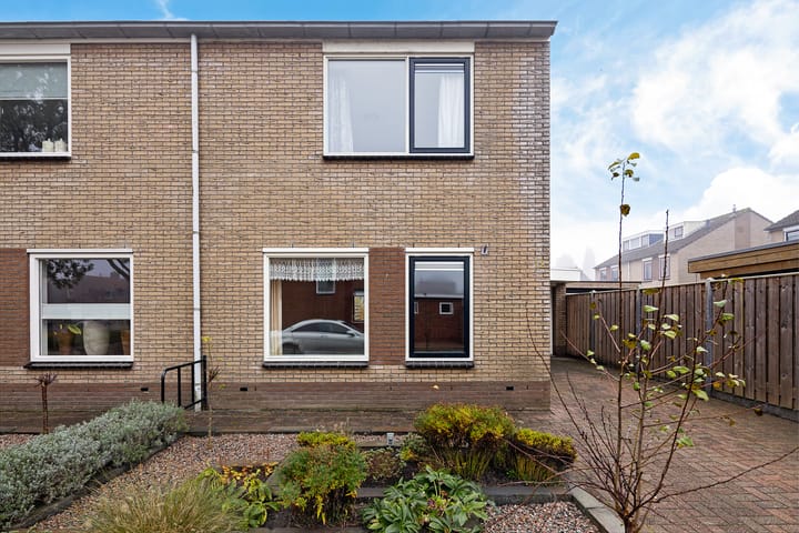 Photo 2 of Begoniastraat 12