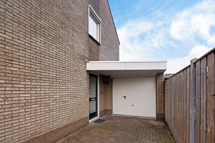 Photo 3 of Begoniastraat 12