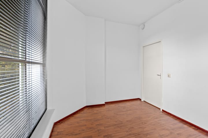 Photo 12 of Brugstraat 42