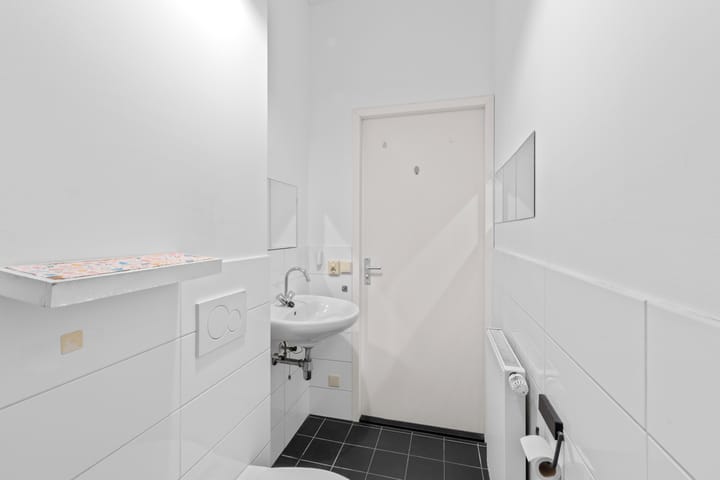 Photo 16 of Brugstraat 42