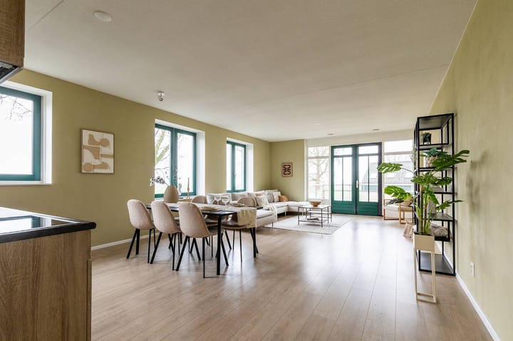 Photo 11 of Dorpsweg 127-F