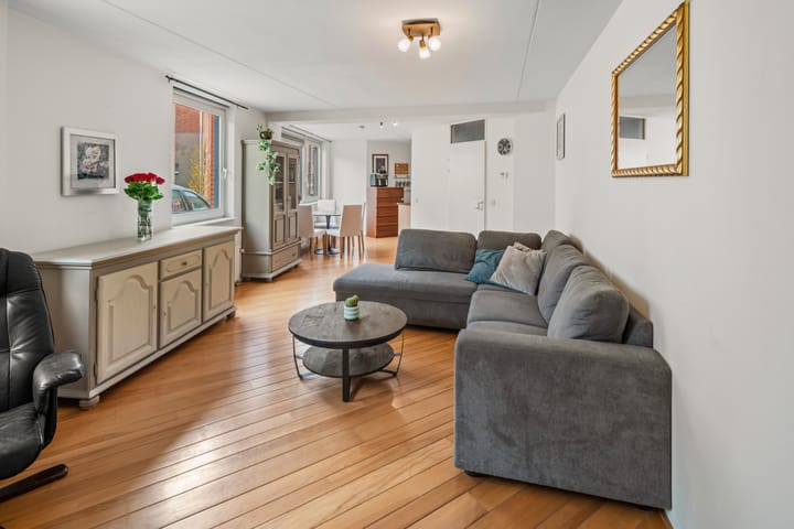 Photo 7 of Damstraat 62-A