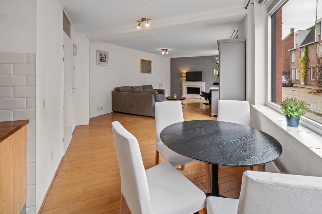 Foto 8 van Damstraat 62-A