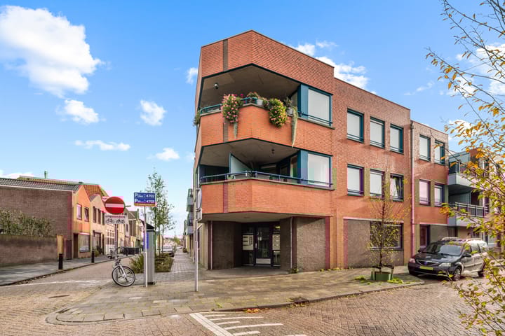 Photo 33 of Damstraat 62-A