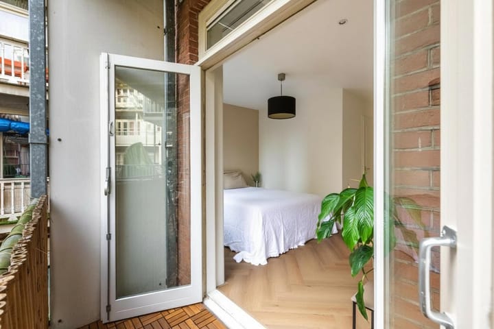 Photo 17 of Pieter Langendijkstraat 33-1