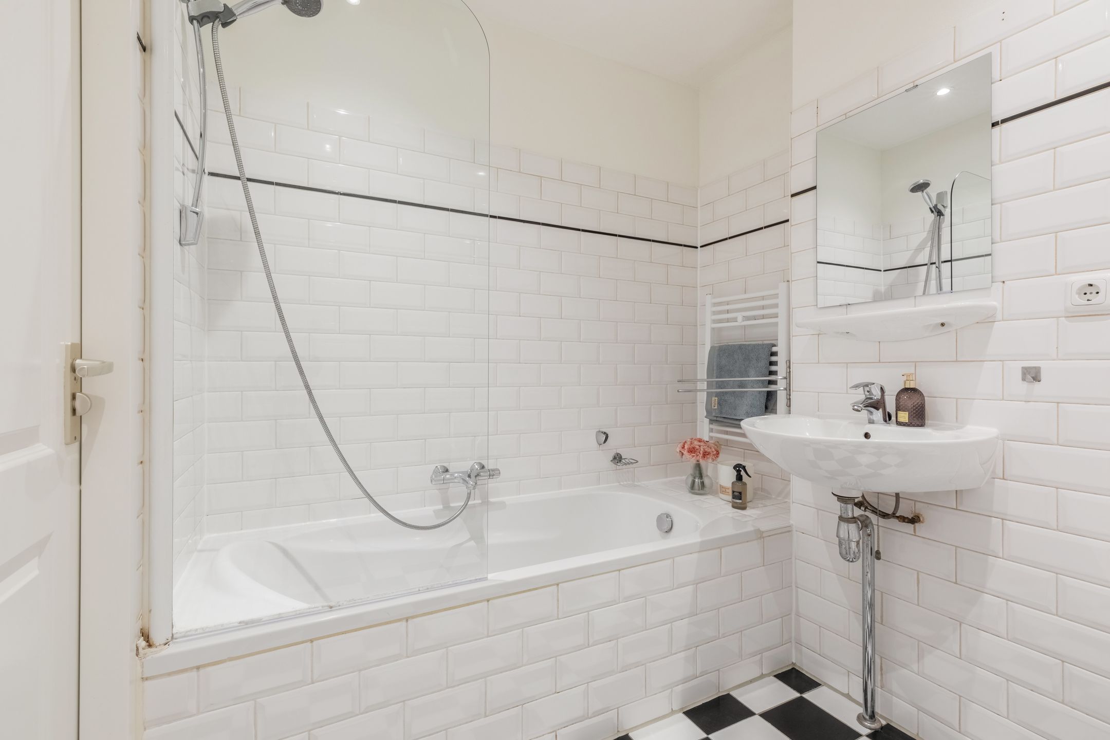 Photo 27 of Pieter Langendijkstraat 33-1