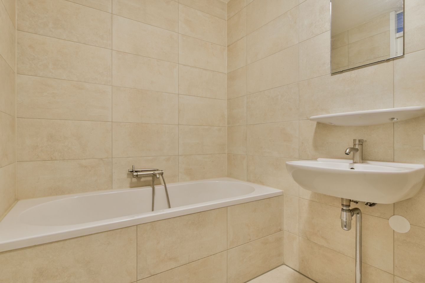 Foto 20 van Mary van der Sluisstraat 400