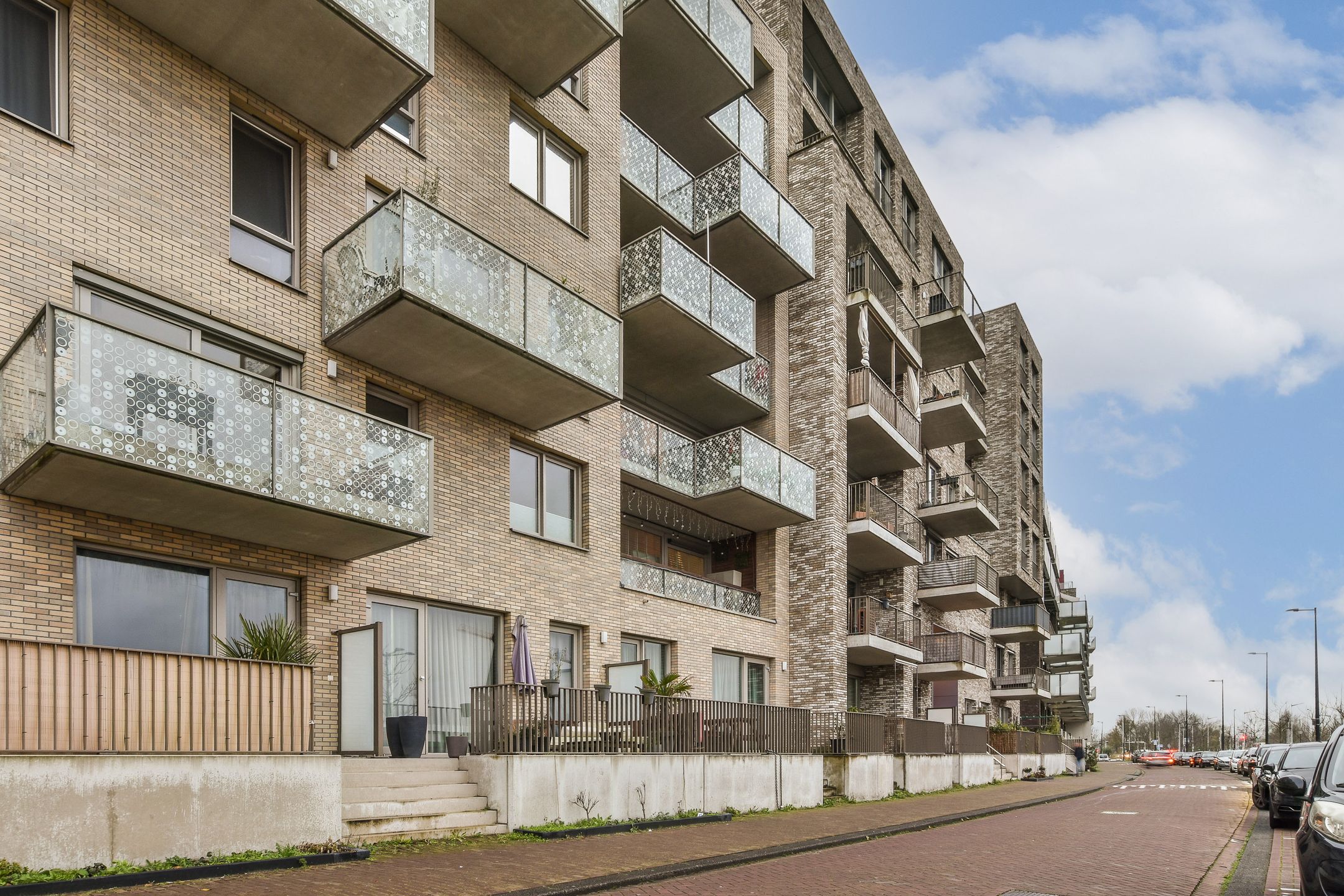 Foto 24 van Mary van der Sluisstraat 400