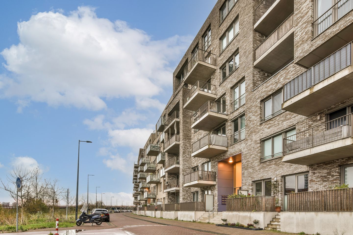 Foto 25 van Mary van der Sluisstraat 400