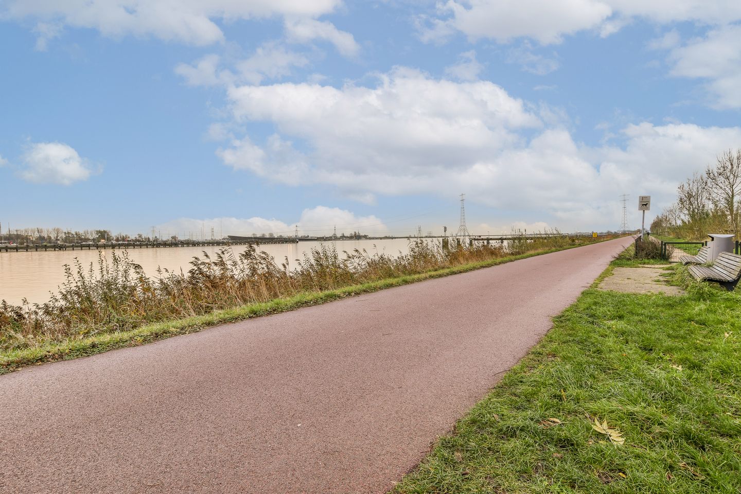 Foto 29 van Mary van der Sluisstraat 400