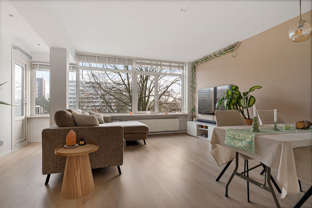 Photo 2 of Van Ostadelaan 398