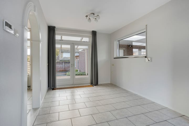 Foto 16 van van Goghstraat 4