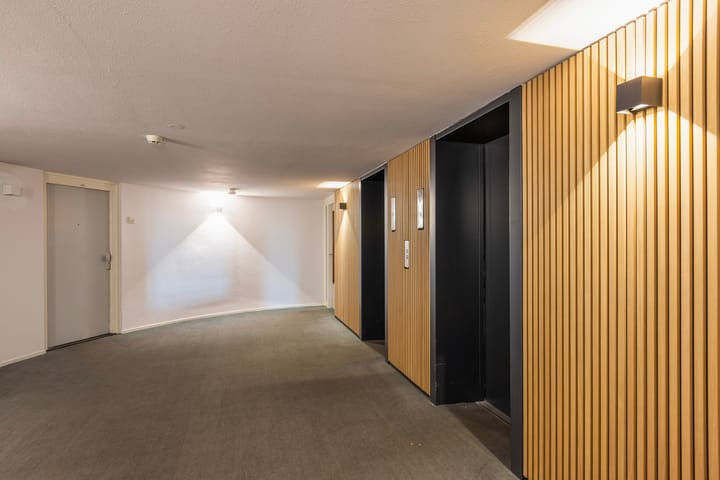 Photo 5 of Weena 253