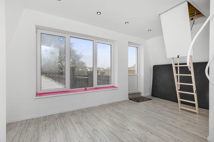 Photo 42 of Straatdijk 14