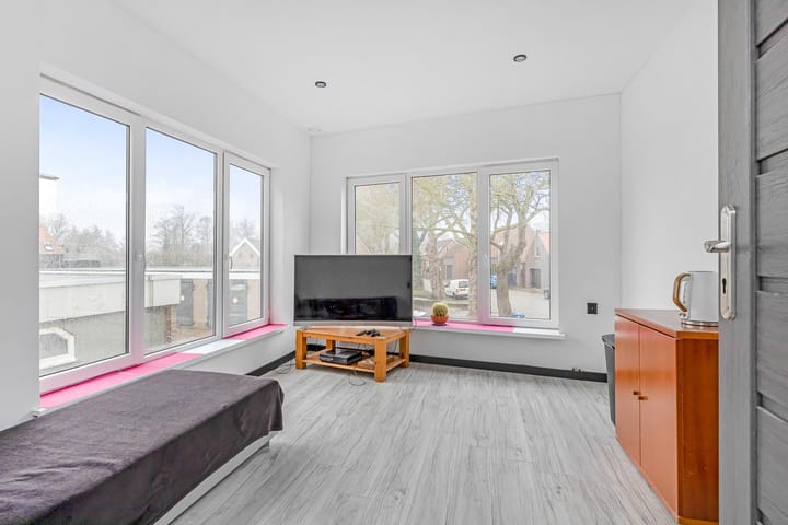 Photo 36 of Straatdijk 14