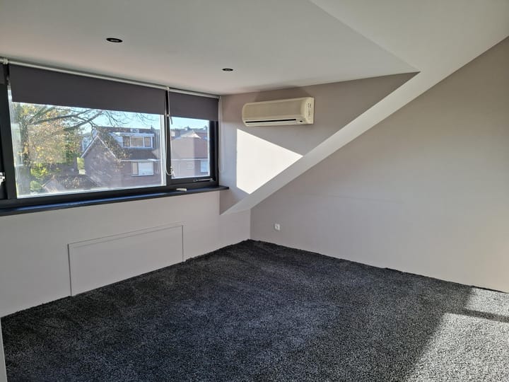 Photo 12 of Amalia van Solmsstraat 87