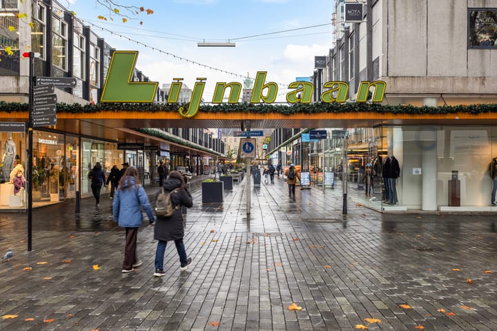 Photo 39 of Weena 931