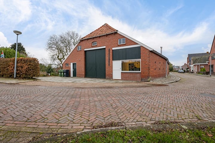 Photo 10 of Houwerdastraat 18