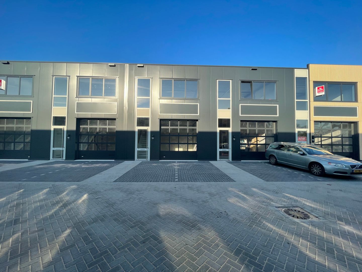 View photo 1 of Lelystraat 70-d