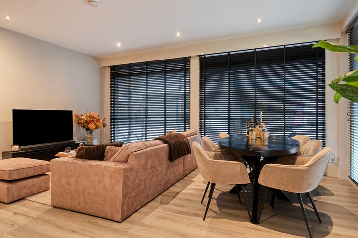 Photo 10 of Corridor 37