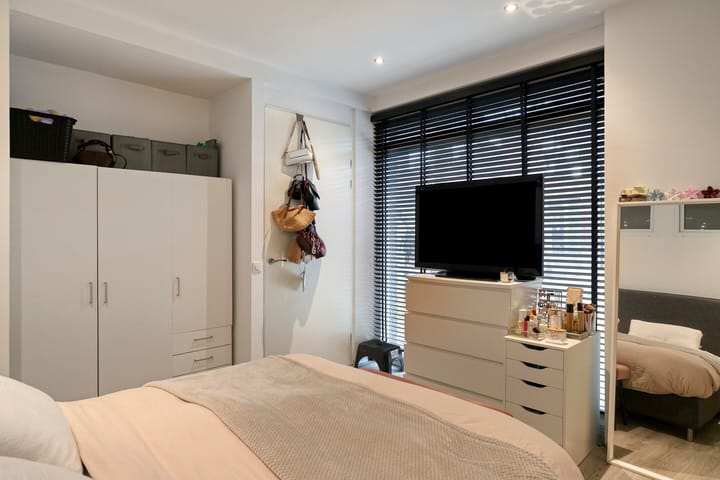 Photo 17 of Corridor 37