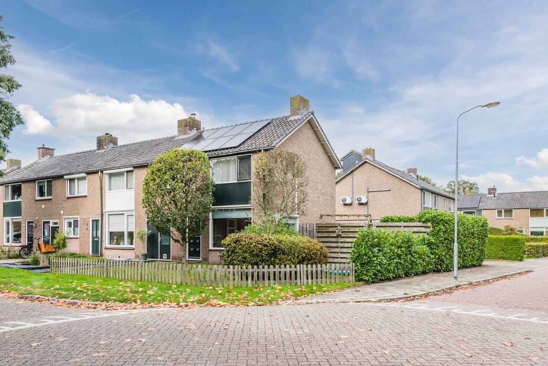 Foto 1 van Julianalaan 10