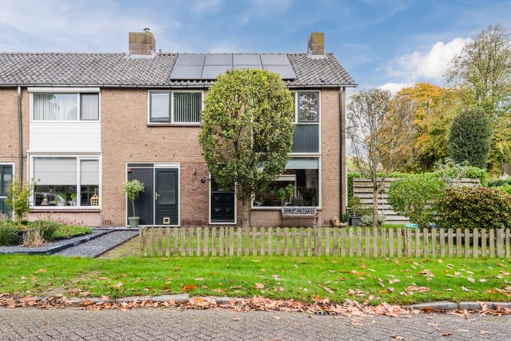 Photo 2 of Julianalaan 10