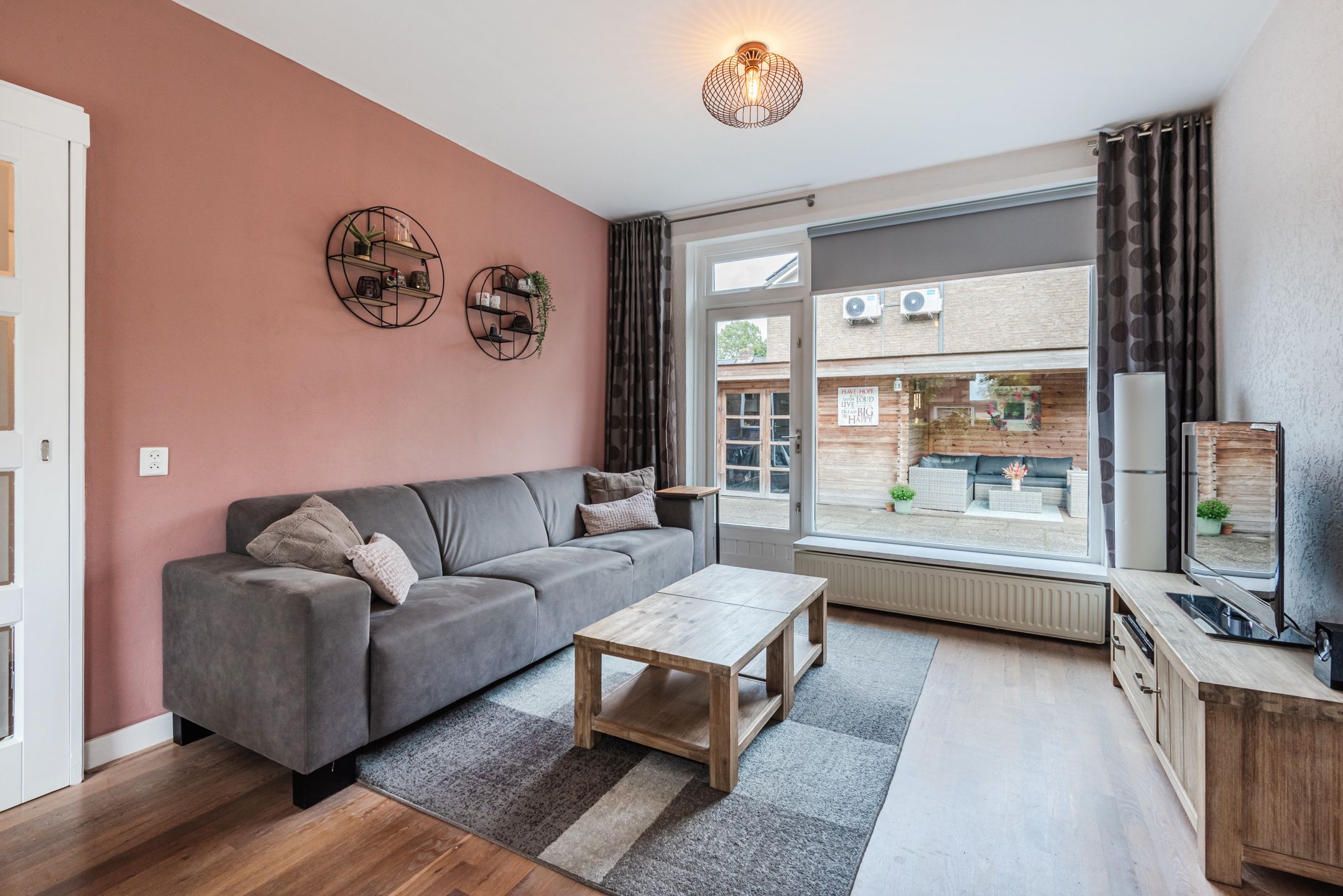 Foto 9 van Julianalaan 10