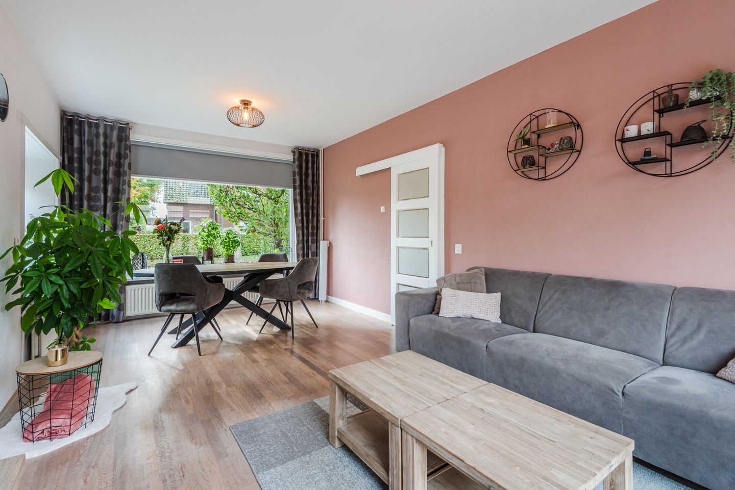 Foto 10 van Julianalaan 10