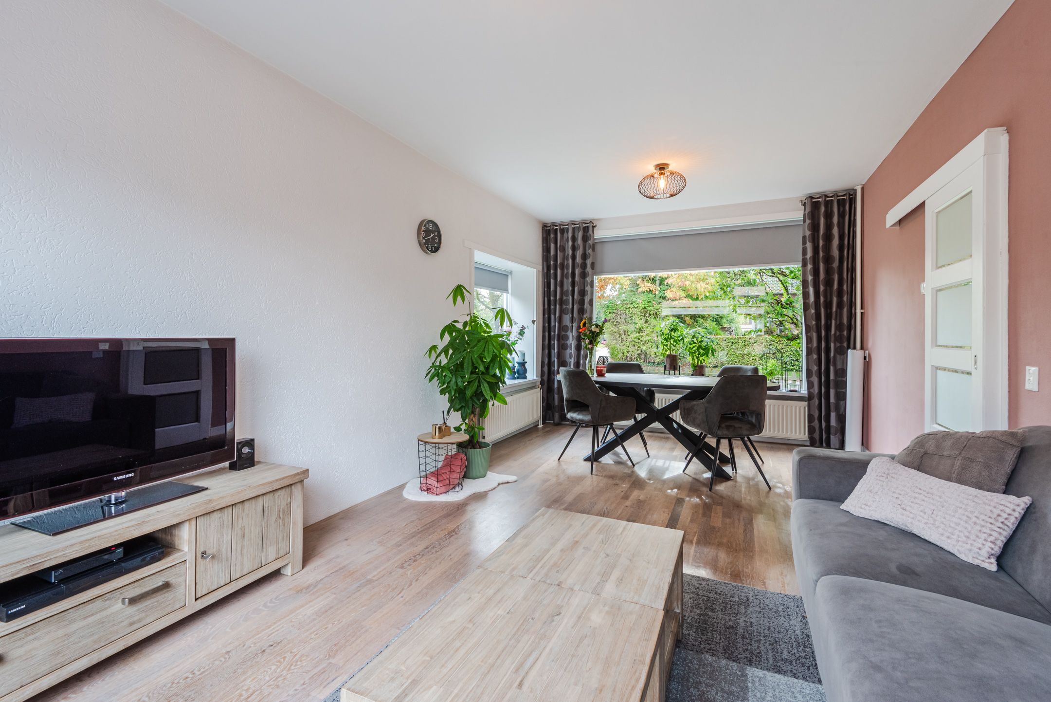 Foto 12 van Julianalaan 10