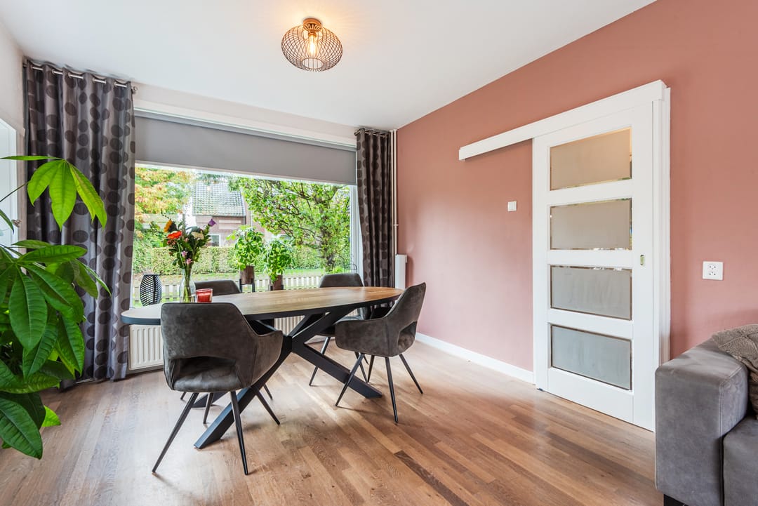 Foto 11 van Julianalaan 10