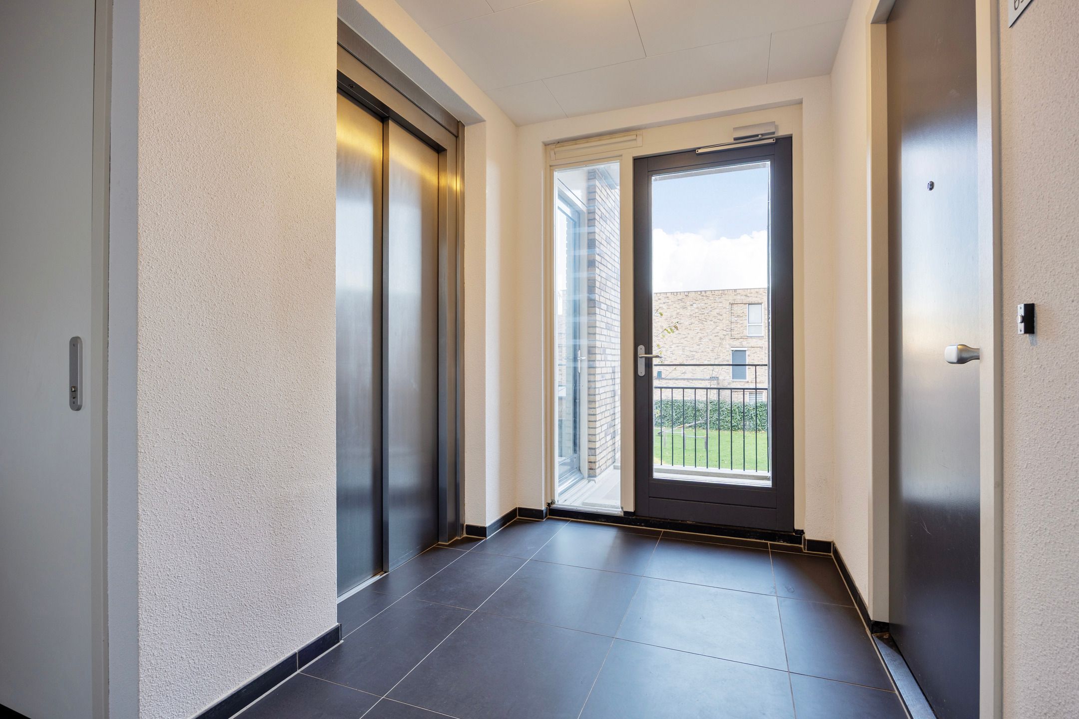 Photo 9 of Louis Armstronglaan 696