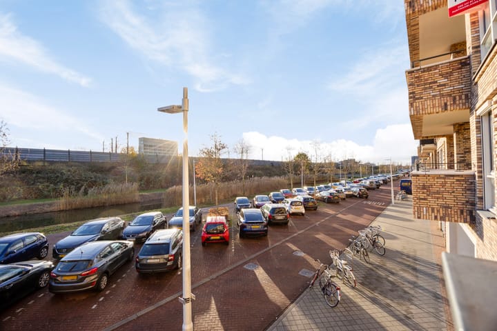 Foto 36 van Louis Armstronglaan 696