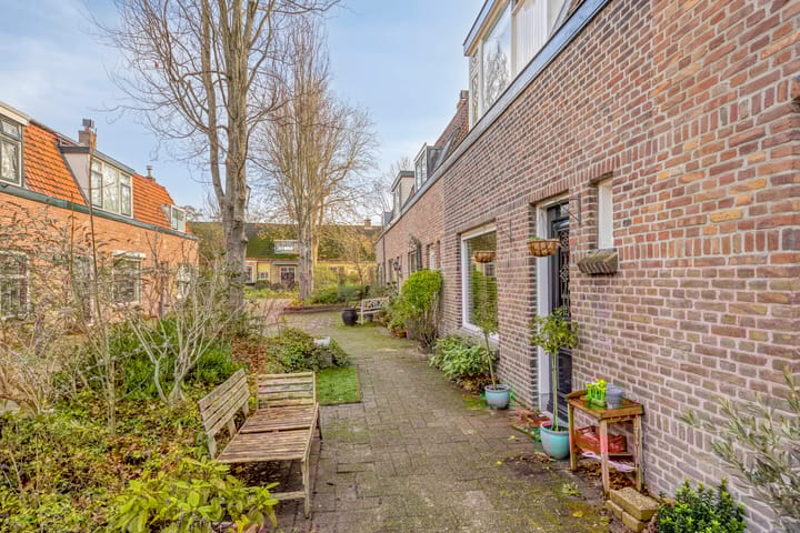 Photo 2 of Zuiderstraat 7