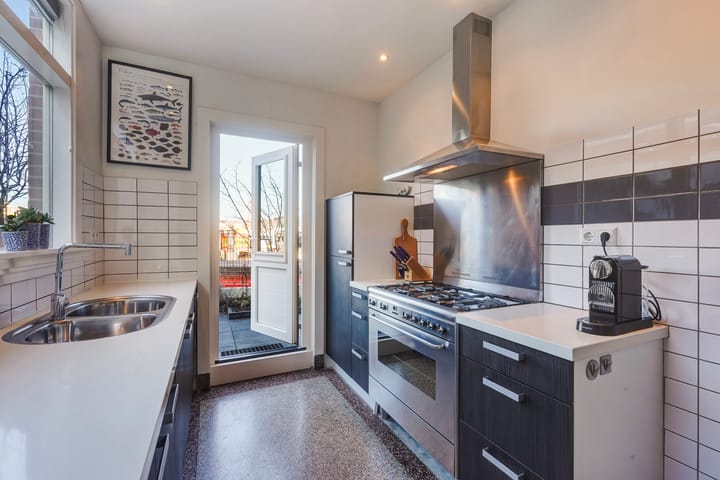 Photo 9 of Veerstraat 17