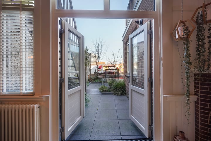 Photo 19 of Veerstraat 17